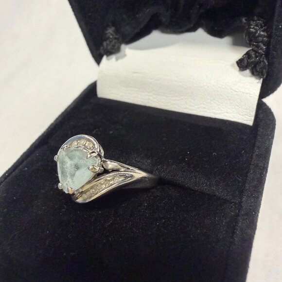 Aquamarine Ring size 8 1/2. Sterling Silver - Picture 3 of 12